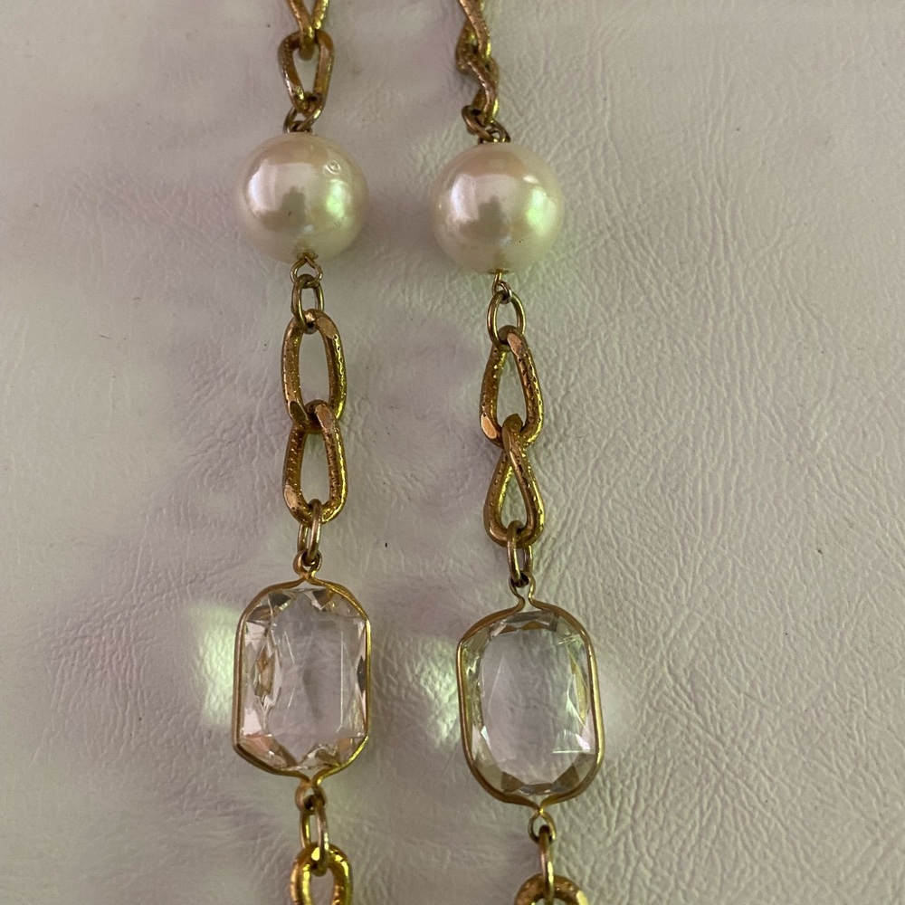 VINTAGE clear rectangles and Pearl type necklace